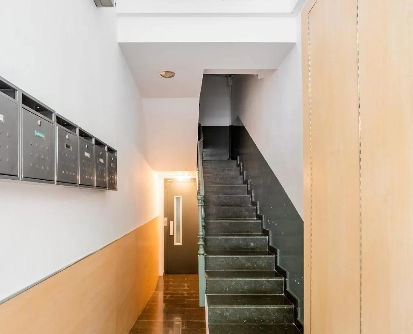 Lägenhet Pl Universitat Comfortable 3Bd With Private Patio Barcelona