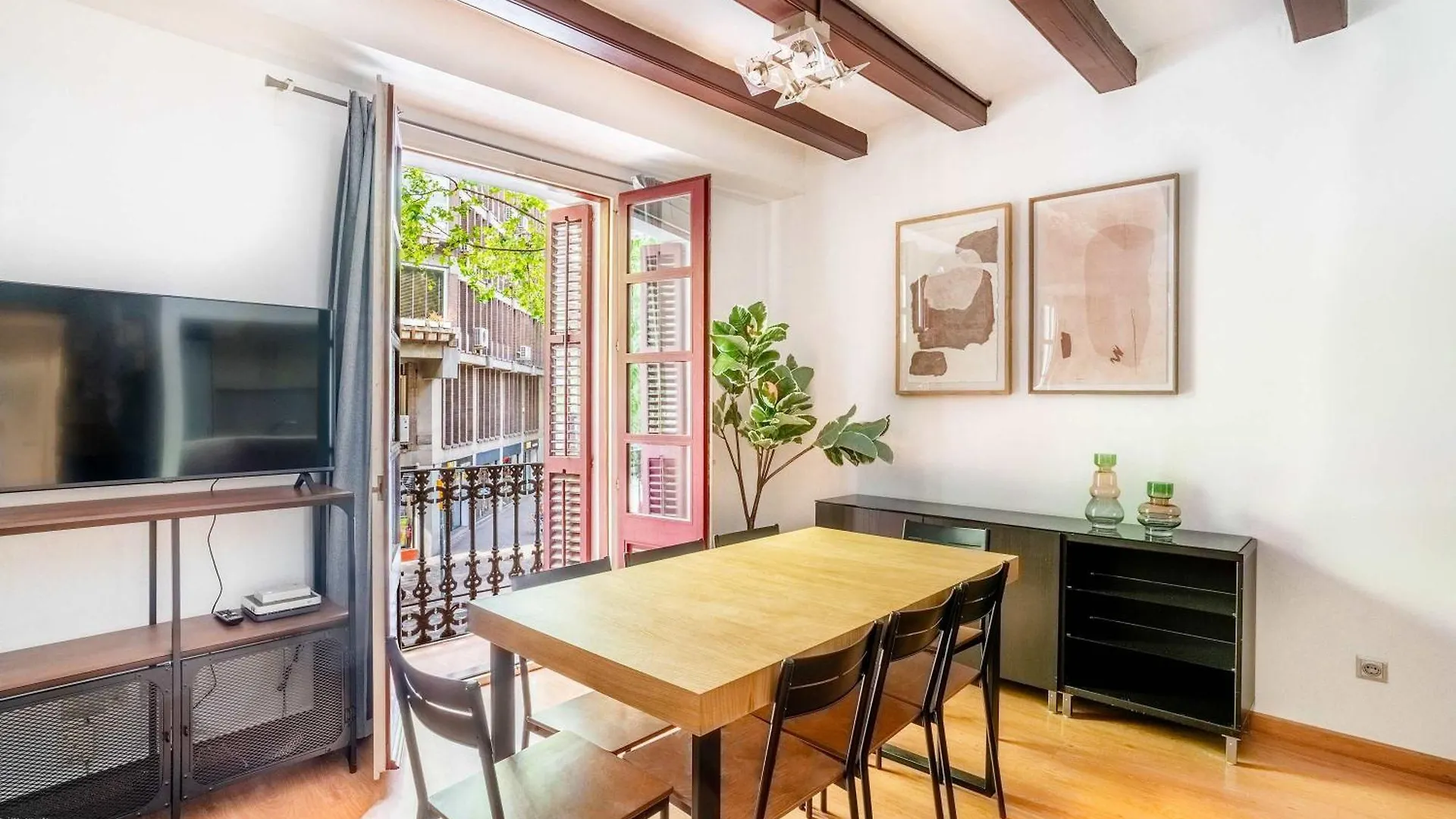 Pl Universitat Comfortable 3Bd With Private Patio Barcelona 0*,  Spanien